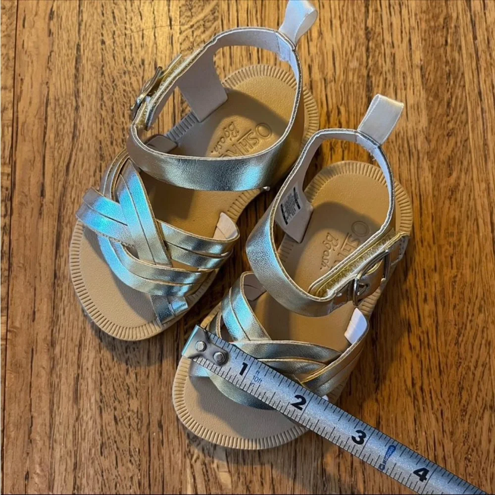 NWOT OshKosh B’Gosh Gold “Delores” Toddler Sandals, size 5M